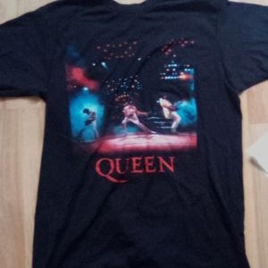 Queen band t-shirt !